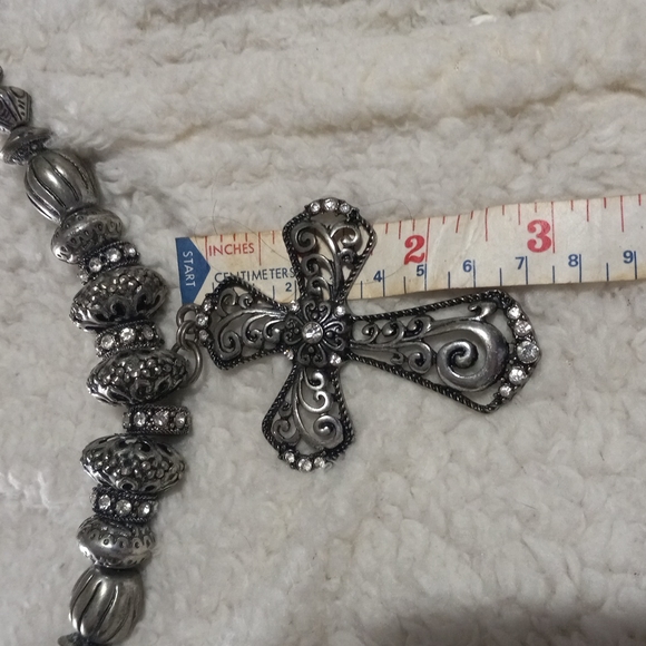 Cross necklace 16 or 17inches with a 3 inch adjustment chain - Picture 3 of 7